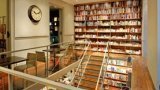 Interior de la librería LAIE