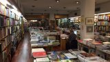 Libros en el interior de la librería Naos