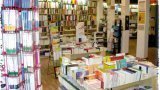 interior de la librería victor jara