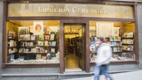 Entrada a la librería cervantes en segovia