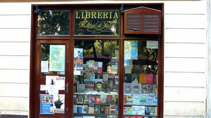 libreria-manuel-de-falla.jpg