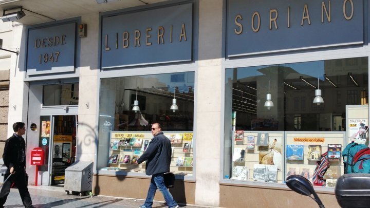 Exterior de la librería Soriano